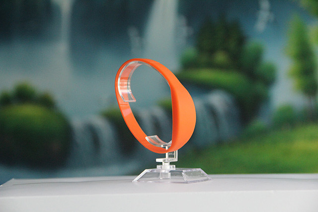 什么造成织唛腕带RFID系统？？？？？？