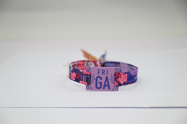 能定位的校园卡你见过吗？？？？