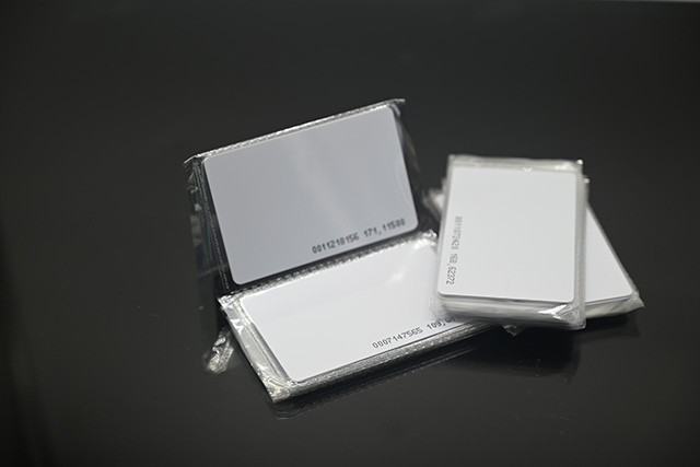 充电卡怎么办理？？？？？怎样使用？？？？？