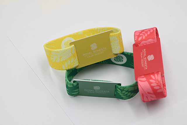 店肆换老板，，，，，，办理的会员卡余额无法使用咋办?